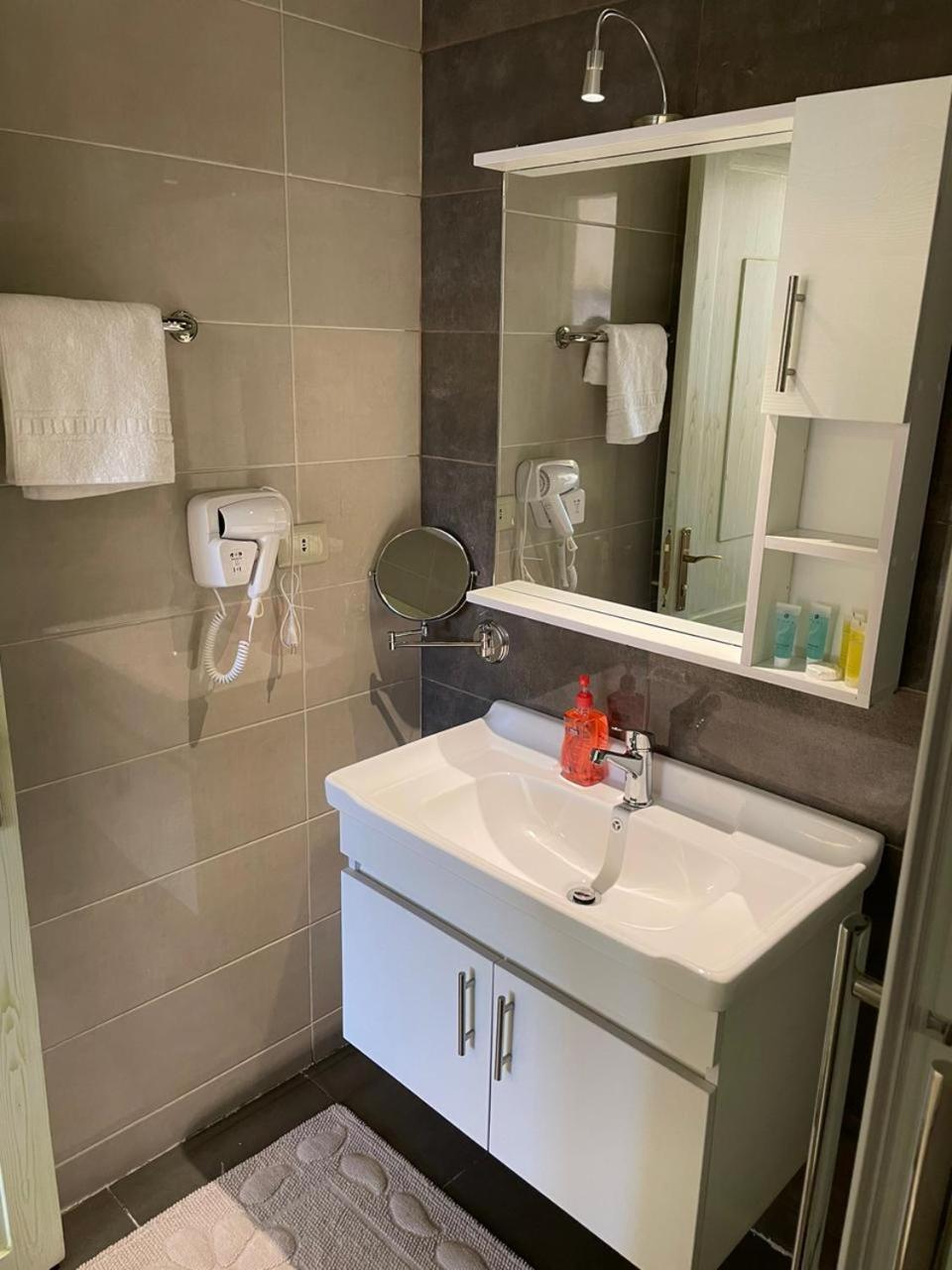 Classy Hostel Madaba Exterior foto